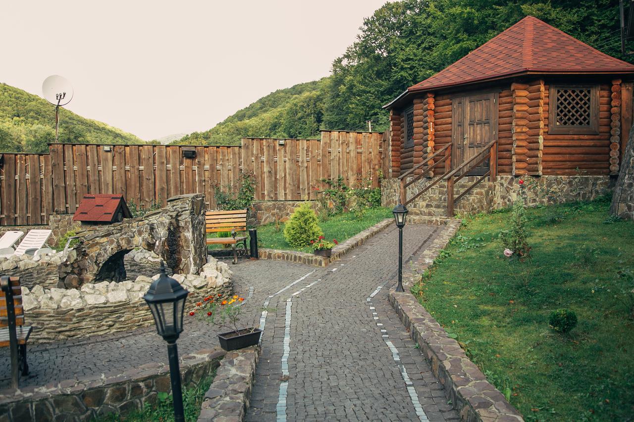 Sadyba Sribne Dzherelo